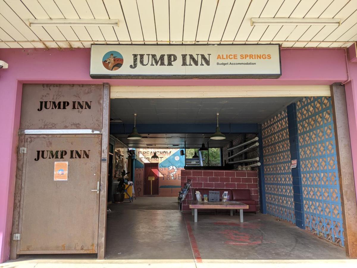 Jump Inn Alice Budget Accommodation อลิซสปริงส์ ภายนอก รูปภาพ